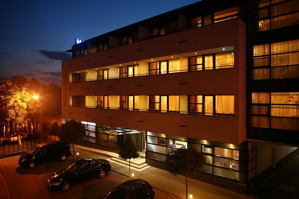 Reghina Blue 4*